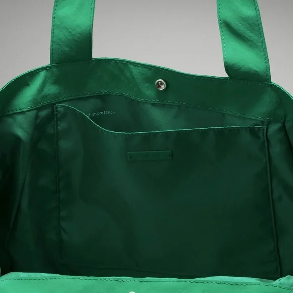 Lululemon Side-Cinch Shopper Bag 18L, Emerald Ice - NWT - Picture 7 of 9